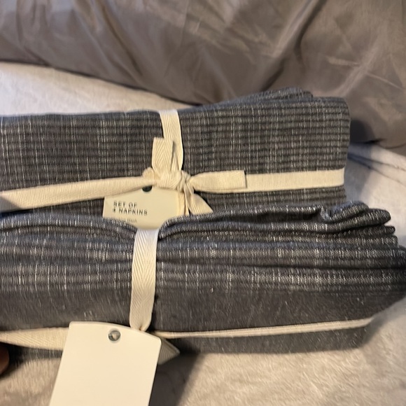 Set of 4 cloth napkins - Picture 5 of 6